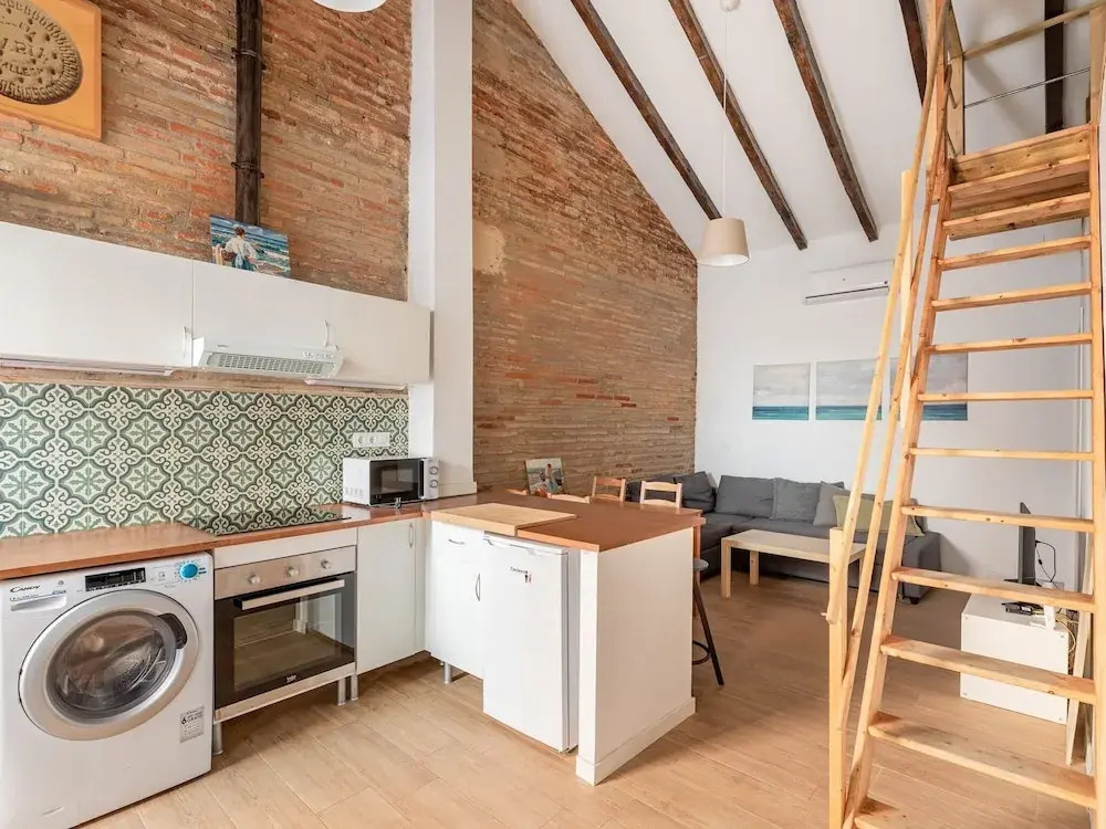 Elegant Holiday Home in Valencia near Sea Beach