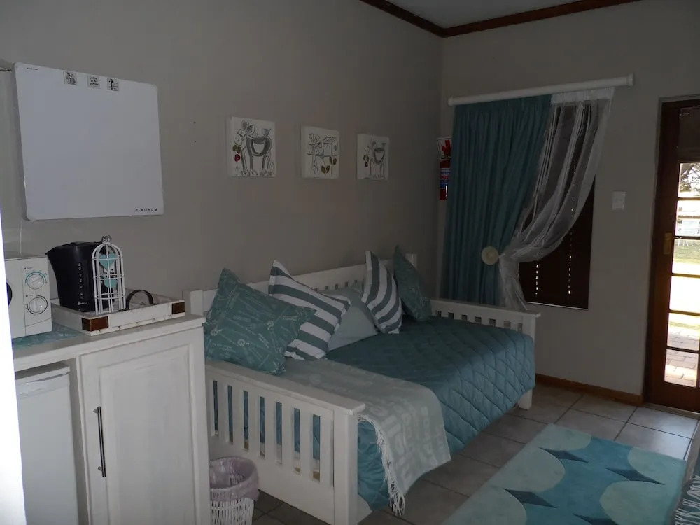 Tripple Room 3 Singlesking Single Cherry Lane Self Catering and BB