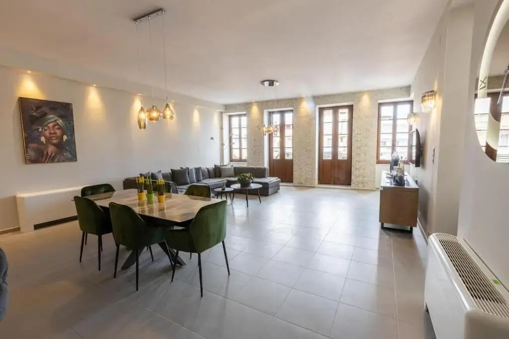 Orion Maison: Luxury 3-bedroom maisonette in the center of town