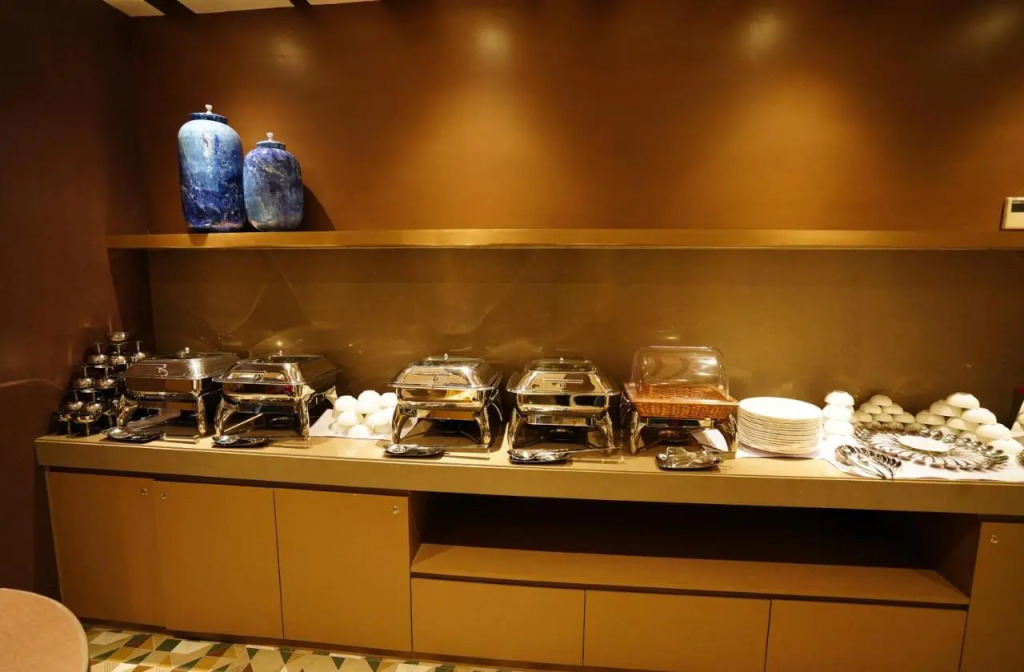 Hotel Maplewood Premier Haldwani
