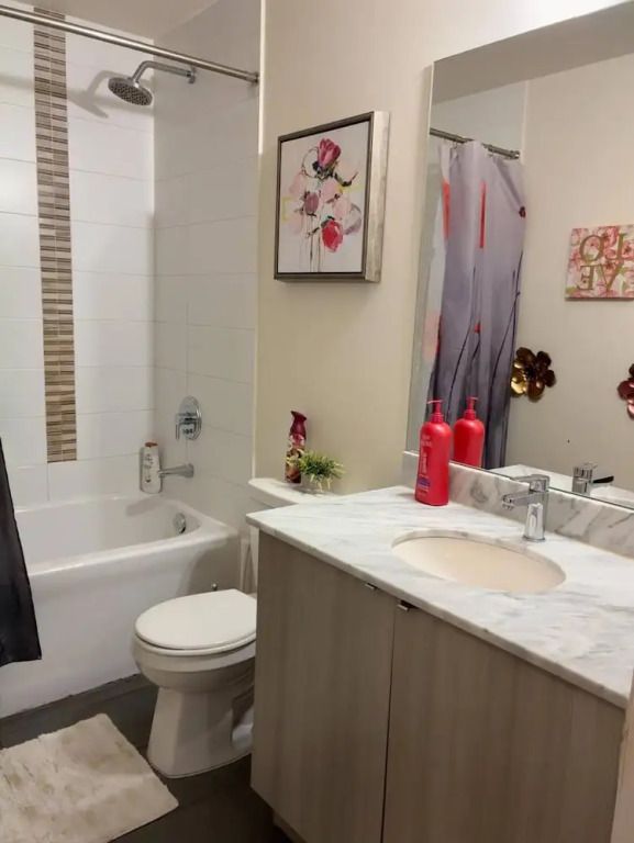 Spacious-cozy 2bed Condo in Square Ones Misissauga