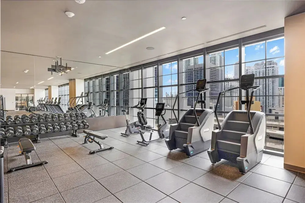 Luxury Downtown 2 BR with Skyline View
