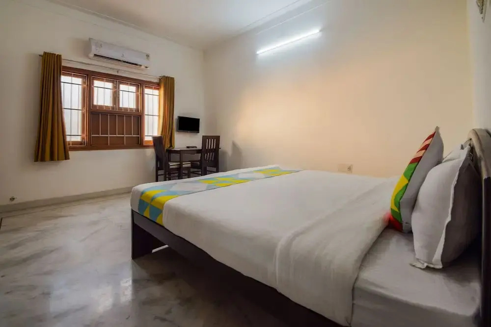 OYO Home 12240 3BHK Mangal Apartment Hiran Magri