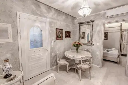 Papalina Suite