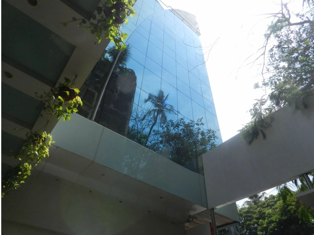 Hotel Bawa Continental Juhu Beach