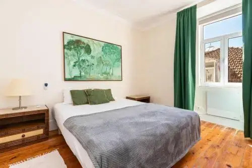 Large family flat in Campo de Ourique