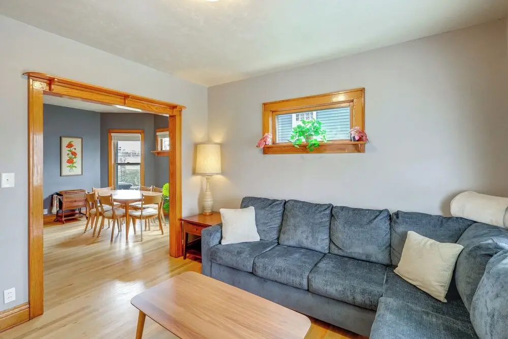 Walk to Nightlife District! Omaha Benson Bungalow