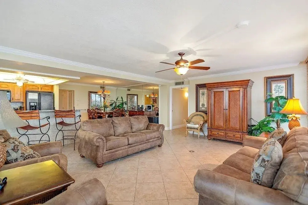 Shoreline 3041 Condo by RedAwning