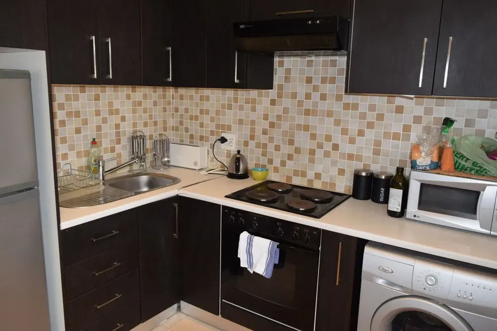 1 Bedroom Apartment Near Kloof Street