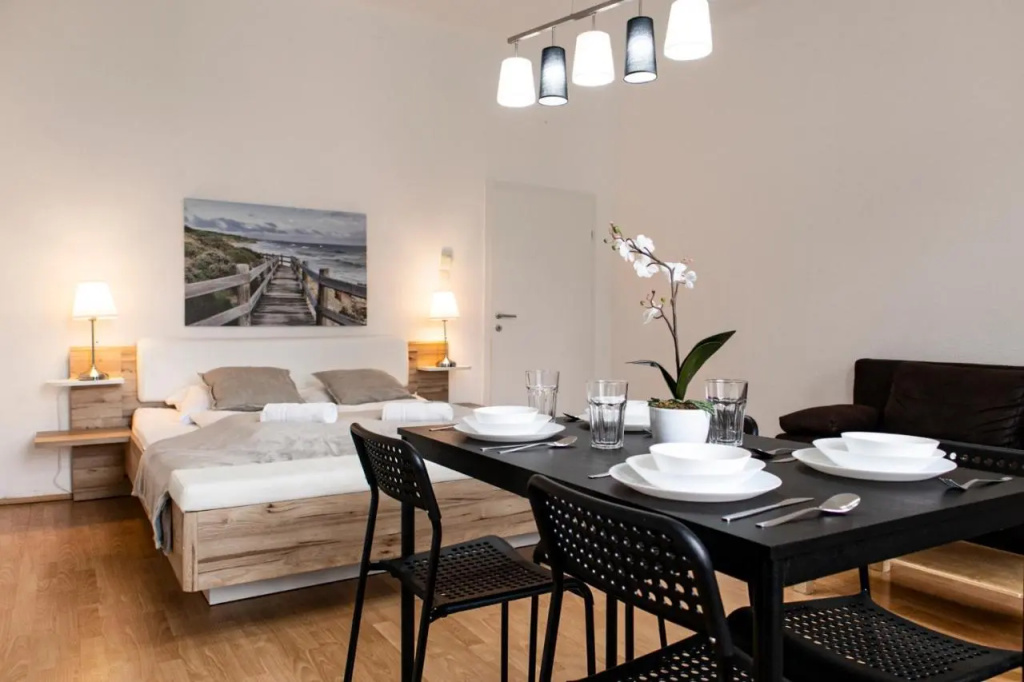 Fulfilling 2BR Apt. Very Central and Good Located