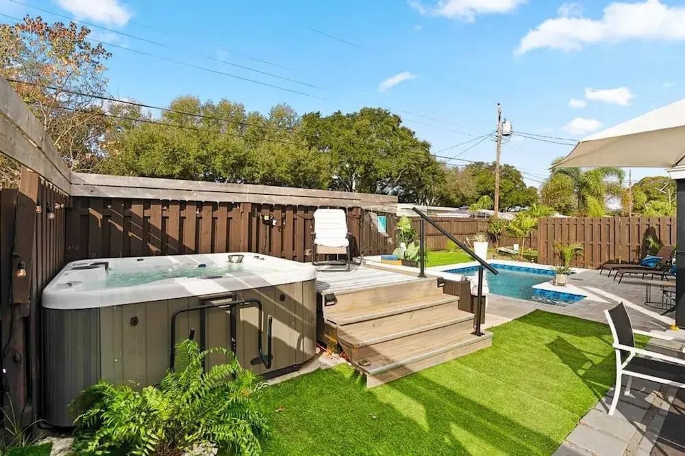 Pool Hottub 5 Miles Clearwater IRB Pet Friendly
