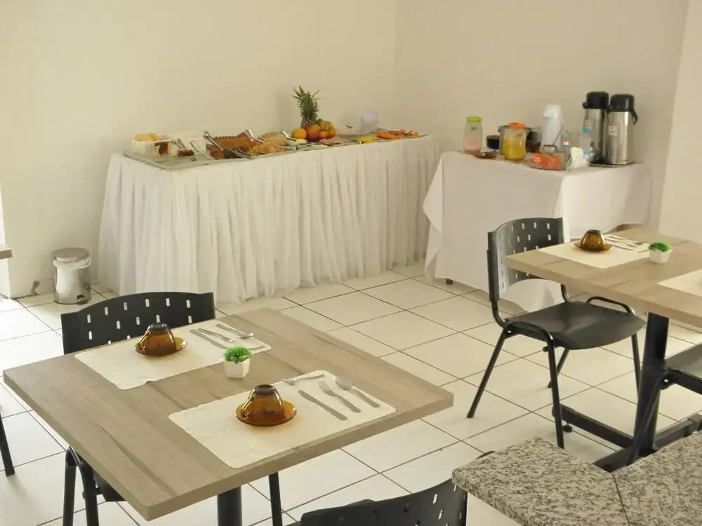 Eduardo Hotel