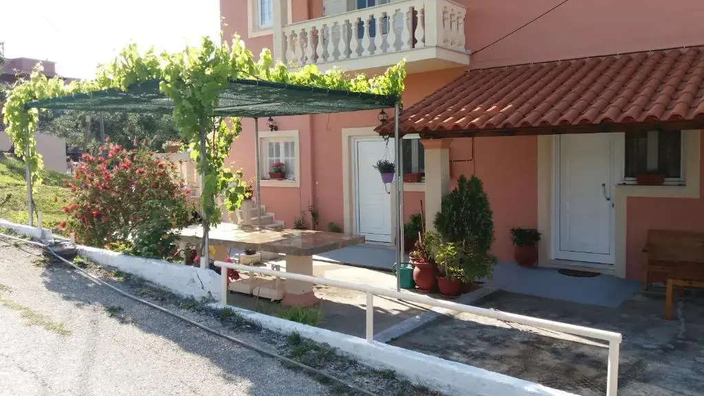 Lenas Apartments