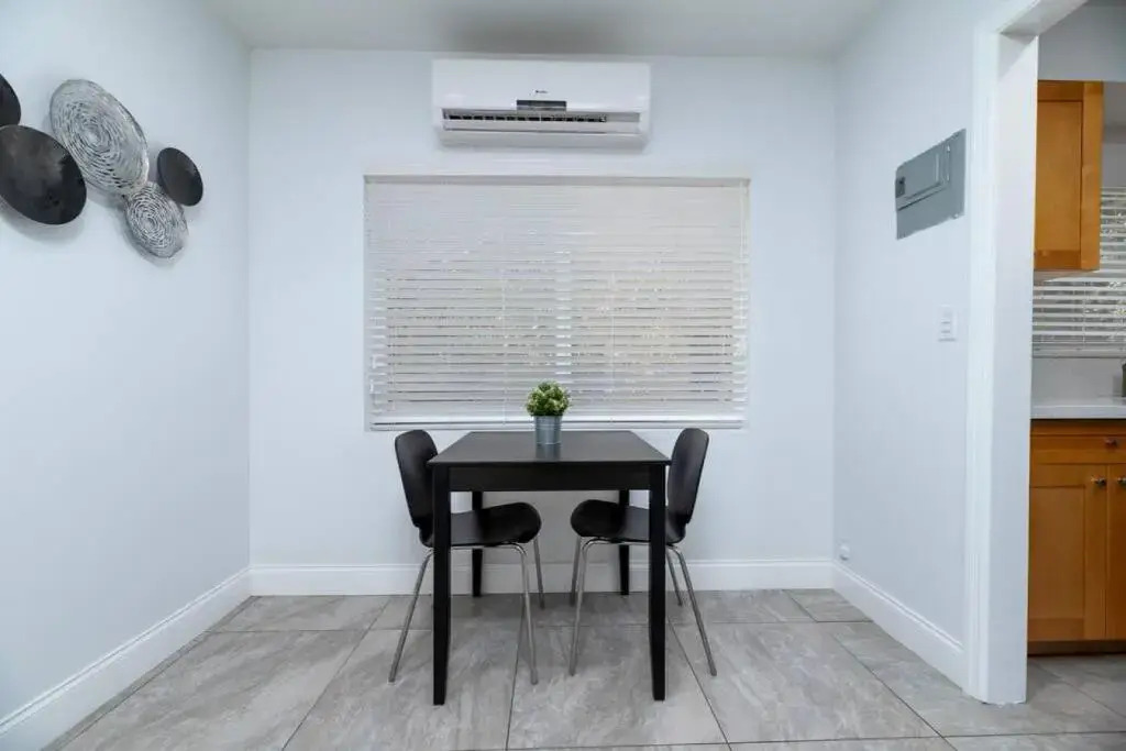 Bayshore Breeze 3 - King Bed, Kitchen, Parking