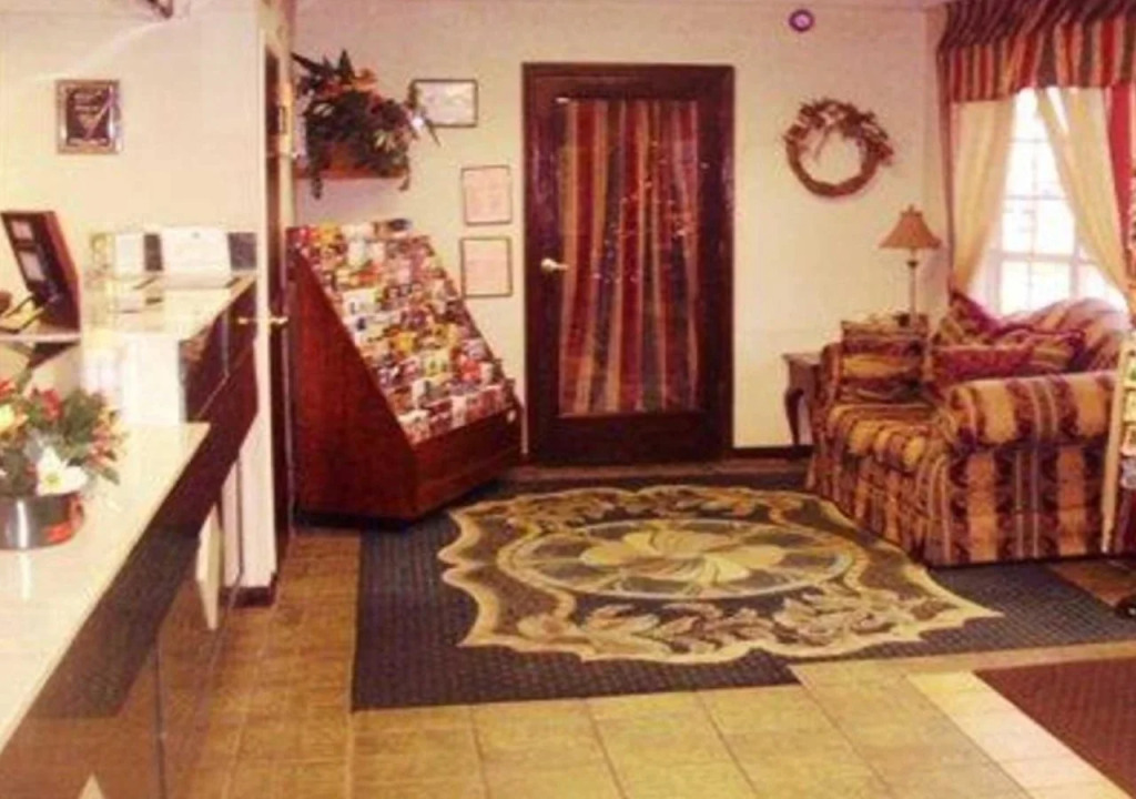 Rodeway Inn & Suites
