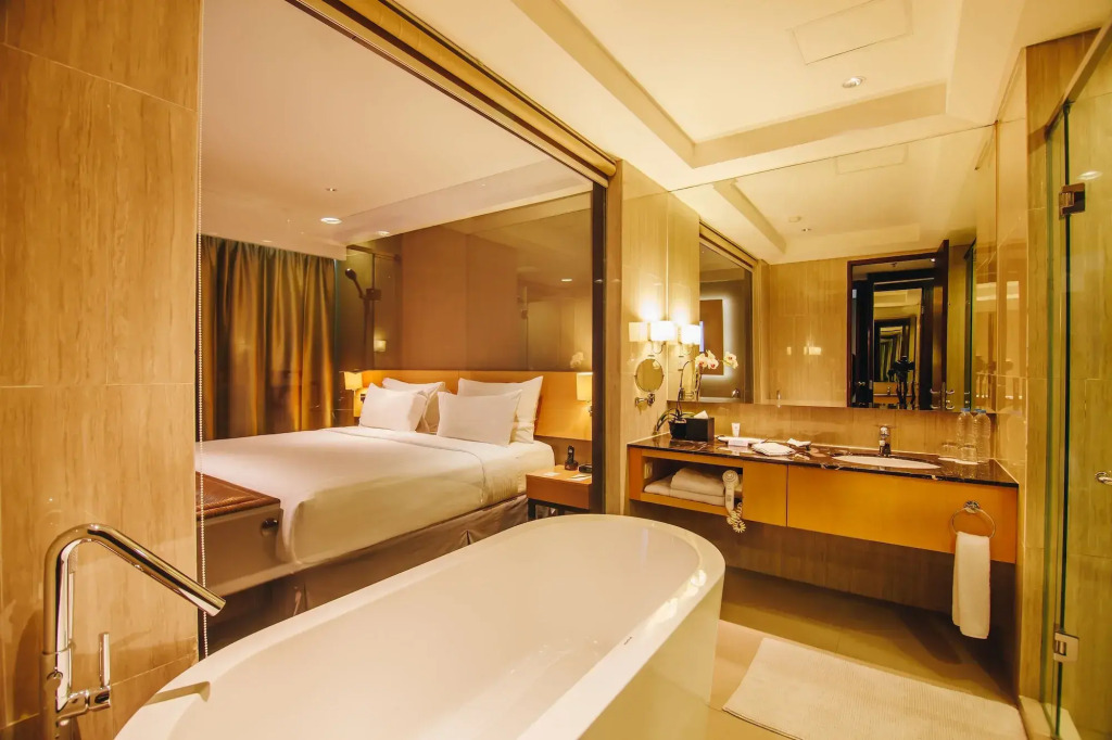 JS Luwansa Hotel & Convention Center