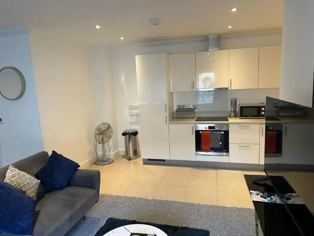 DH Aparthotels - Cromwell Apartment