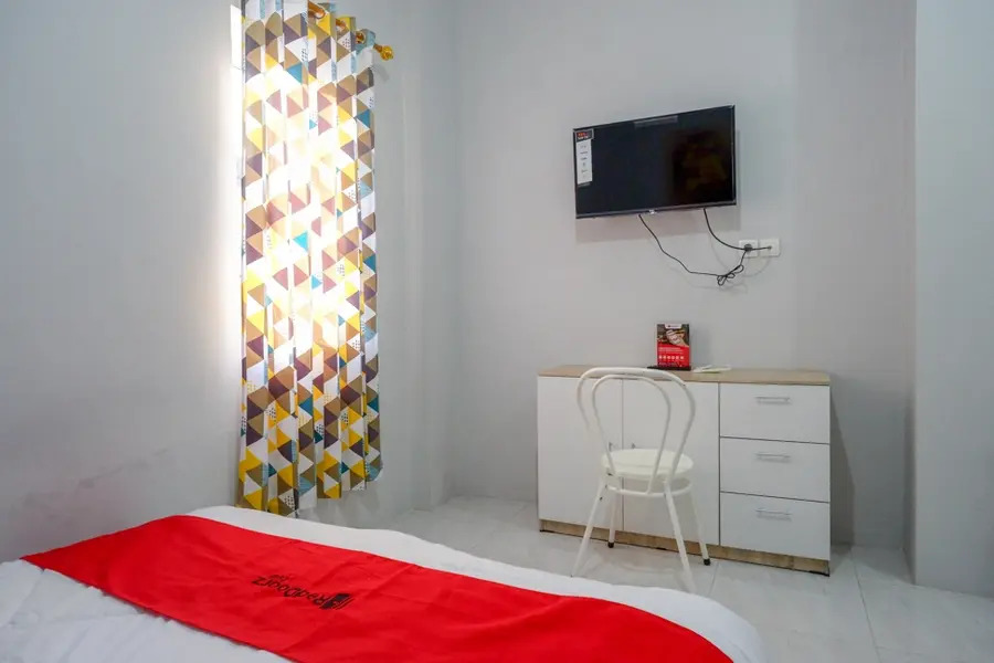 RedDoorz near Jalan Adi Sucipto Solo