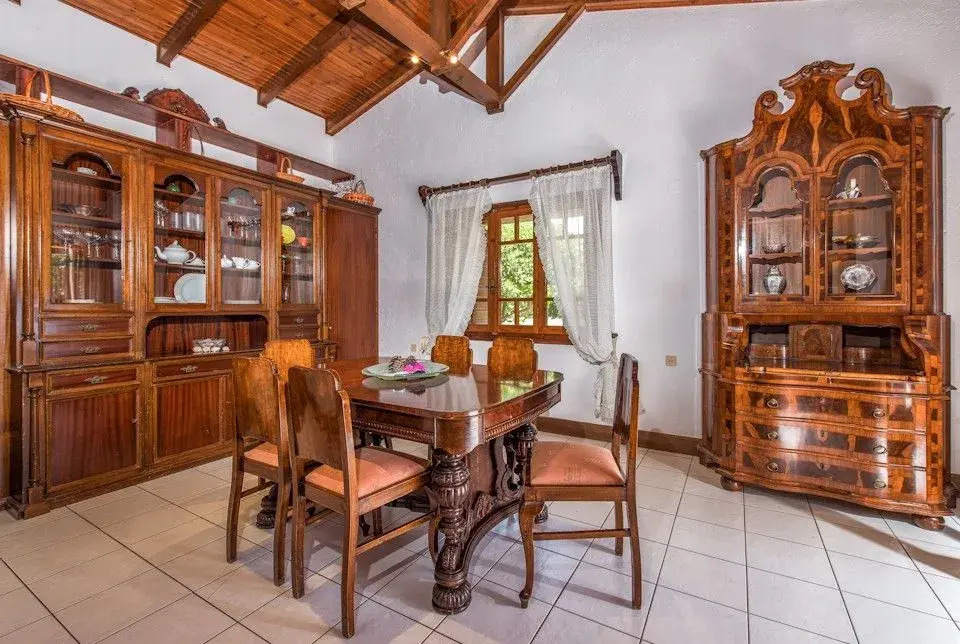 La Dolce Villa Luxury Villa