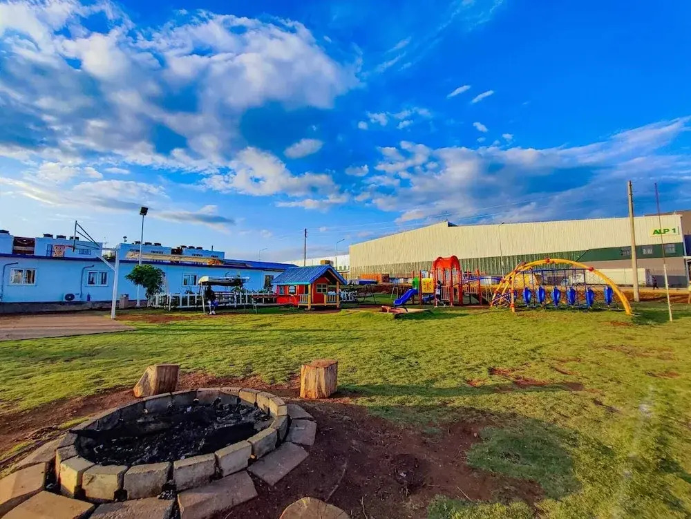 Lux Suites Tatu City Vacation House