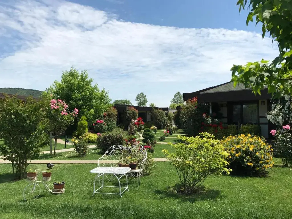 Riva's Club Hotel