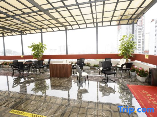 Qifeng Hotel