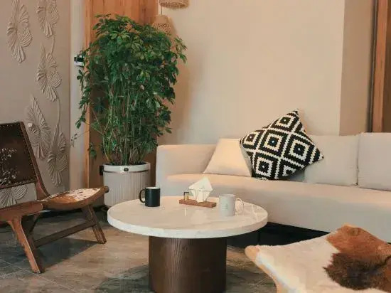 Narat Linyin Hotel (Narat Scenic Area Branch)