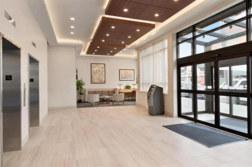 Holiday Inn Express - Jamaica - JFK AirTrain - NYC by IHG