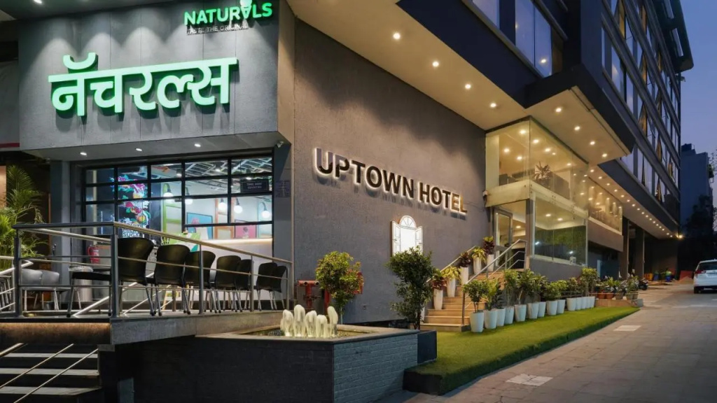 Uptown Hotel
