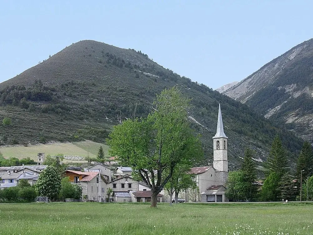 House With 4 Bedrooms in Thorame-basse, With Wonderful Mountain View,