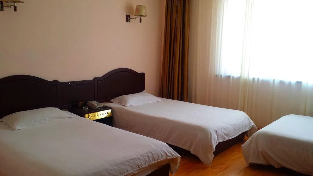 Millennium Express Hotel (Shandong Aviation College)