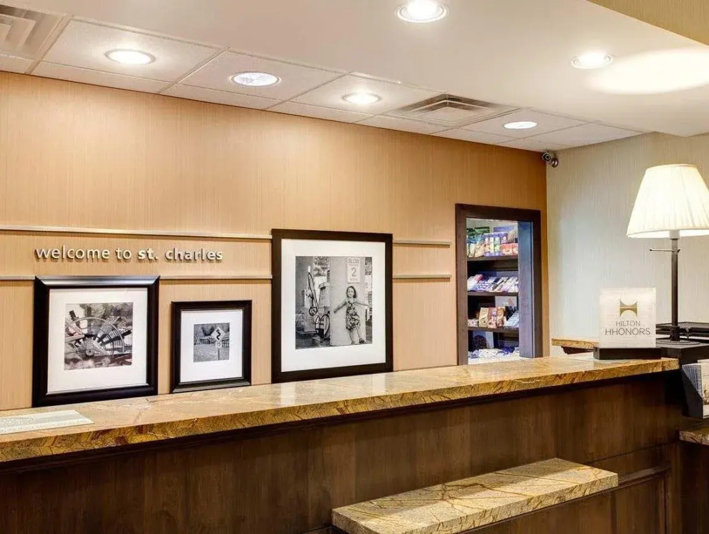 Hampton Inn & Suites Chicago/Saint Charles