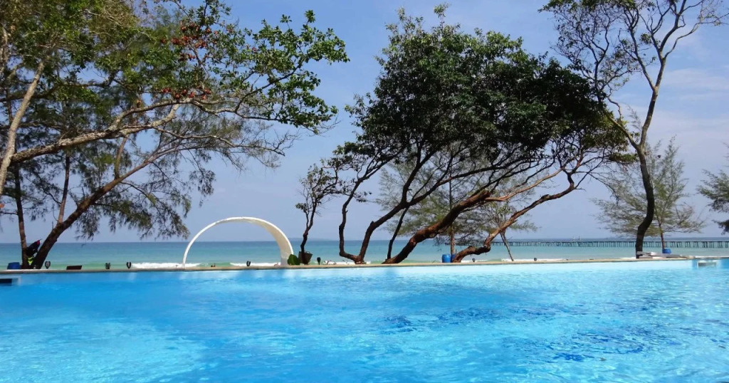 Tube Resort by EHM