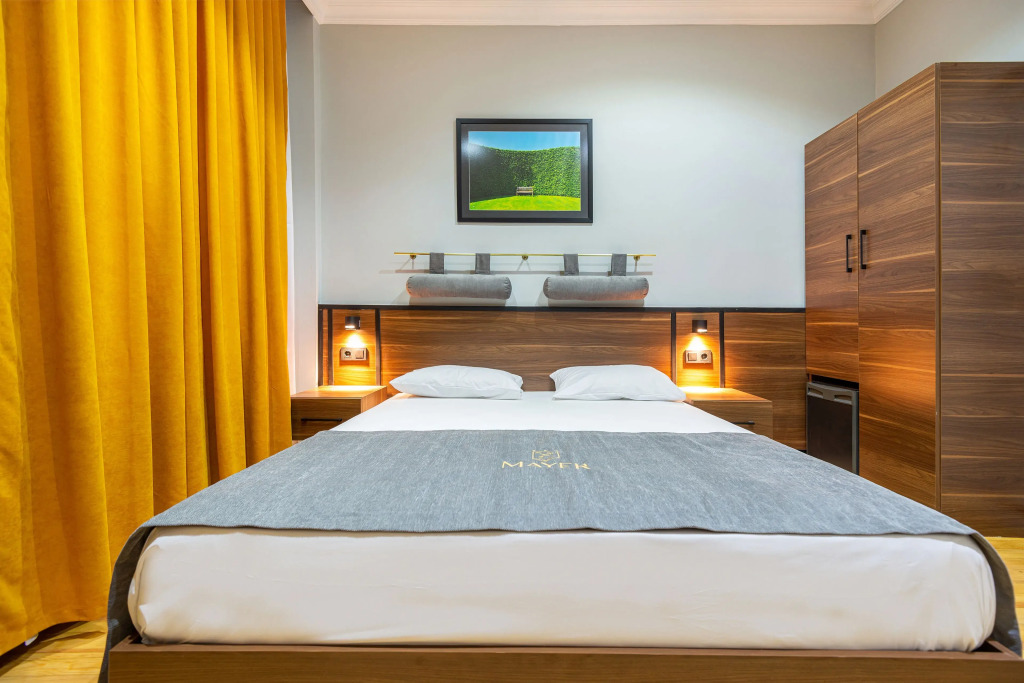 Aram Kerasi Rooms