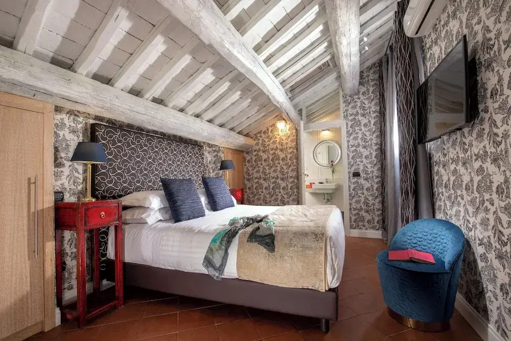The Inn at the Spanish Steps Elegant Collection - The Gem