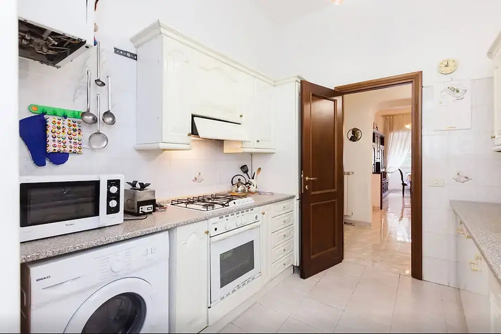 Caterina One o One - Embassy Apartment
