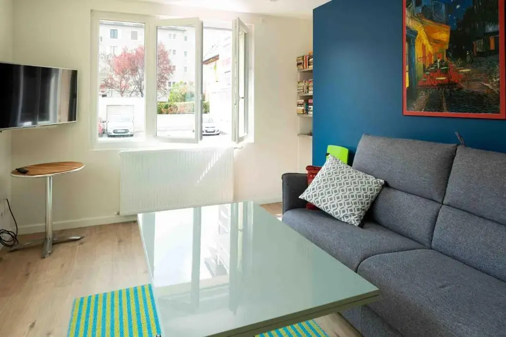 55 M²/ Chez Lorette/ 250m Lake/ Private Parking
