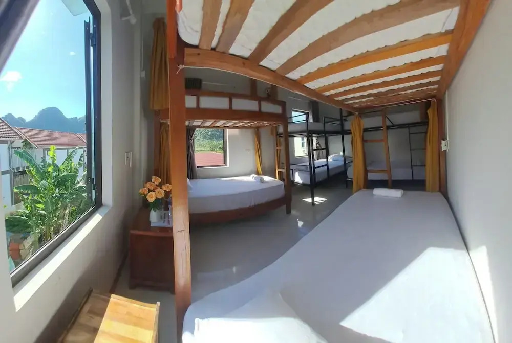 YoLo Pool Bar Villas