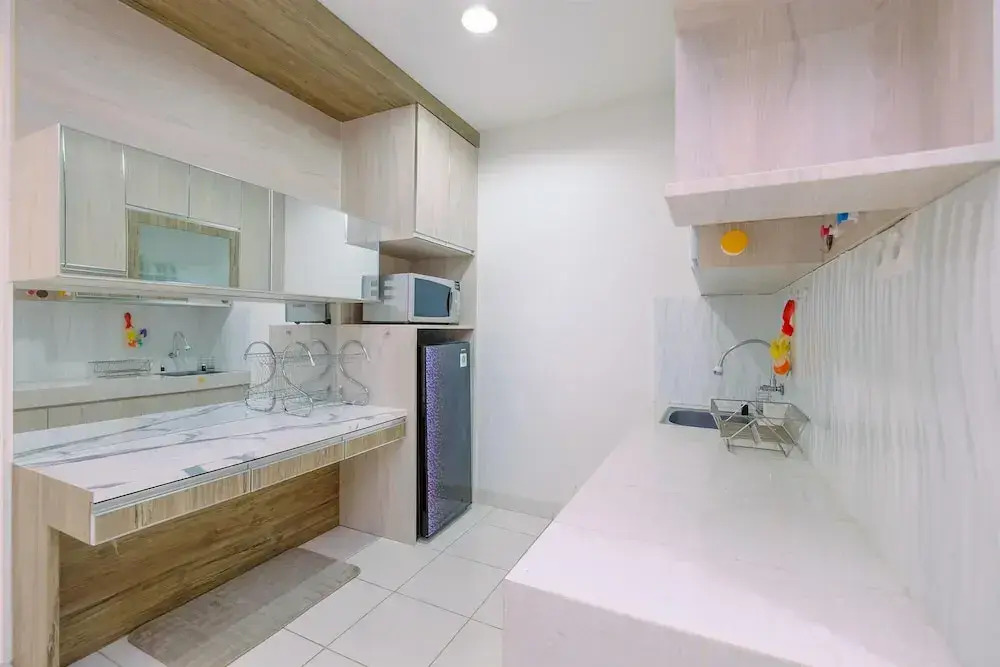 Homey And Comfy 2Br Sentul Tower Apartment