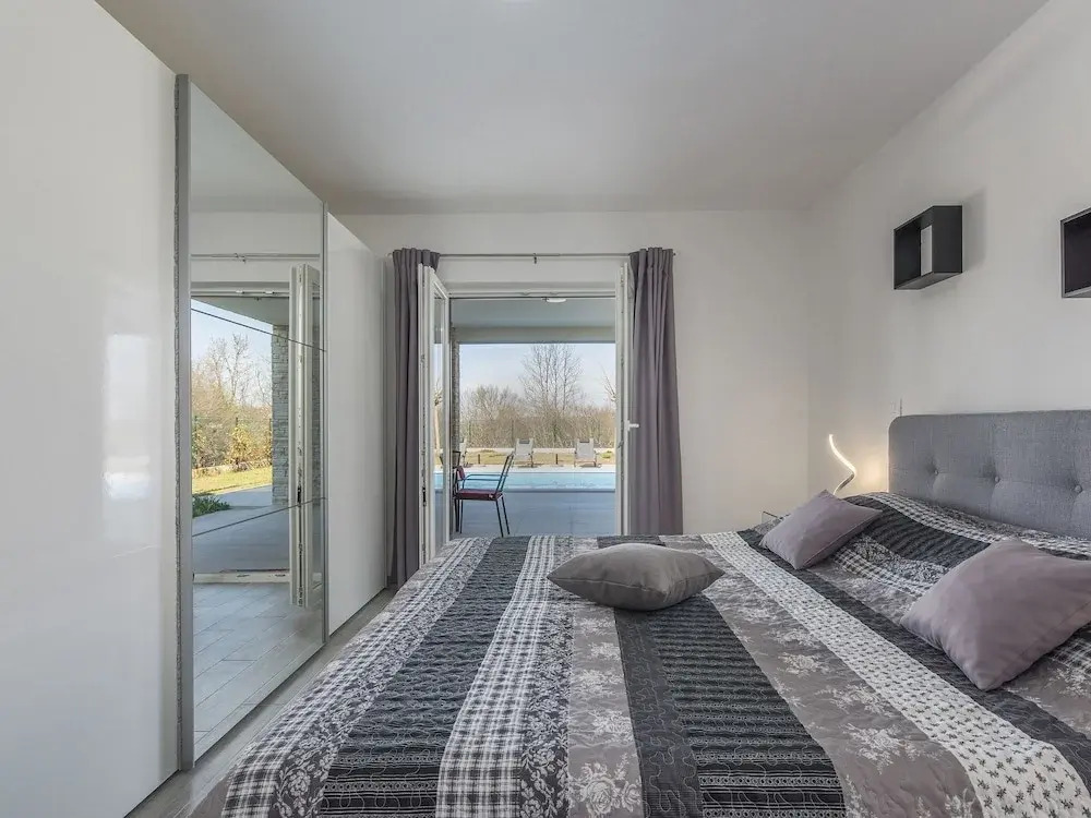 Villa Ragusa for 6+2 People With Pool in a Small Village Sosici Near Rovinj