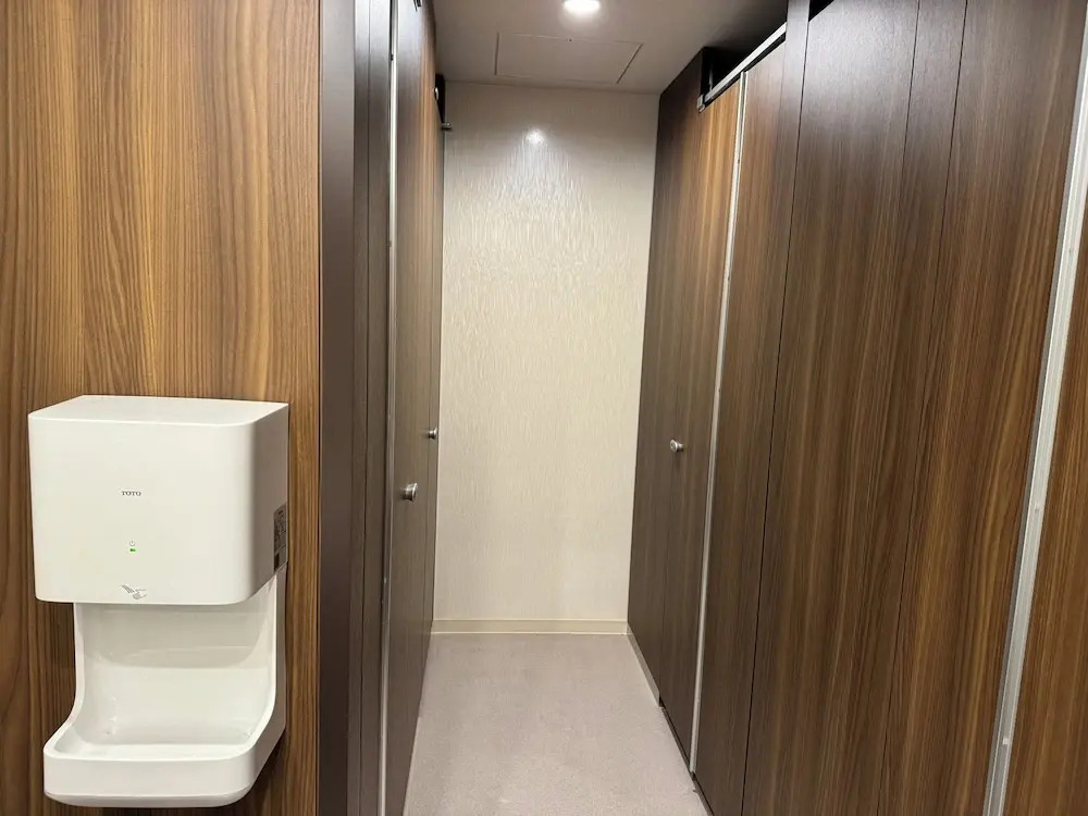 Capsule Hotel Suzumoriya