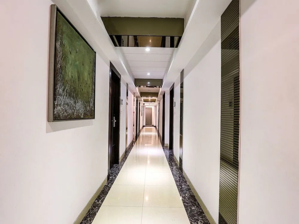 Capital O 1710 Hotel The Supreme
