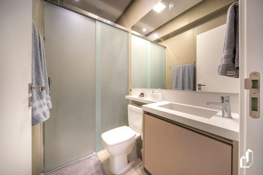 Apartamento Com 02 Dormitórios Em Canto Grande