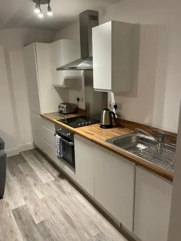 #0210 Lovely 1 bedroom apartment - Free parking