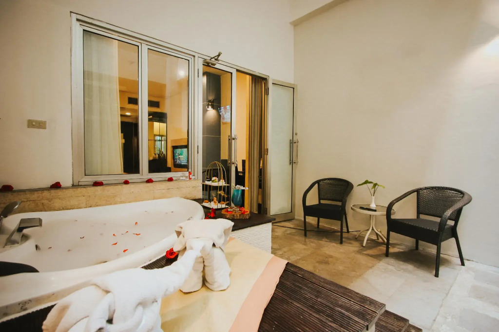 Golden Flower by KAGUM Hotels