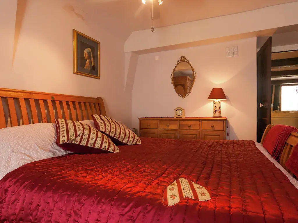Elegant Holiday Home in Coubjours with Private Garden