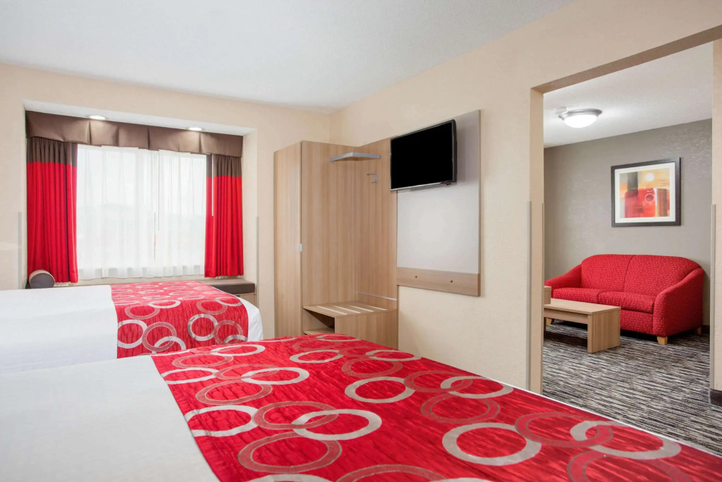Microtel Inn & Suites by Wyndham Charleston
