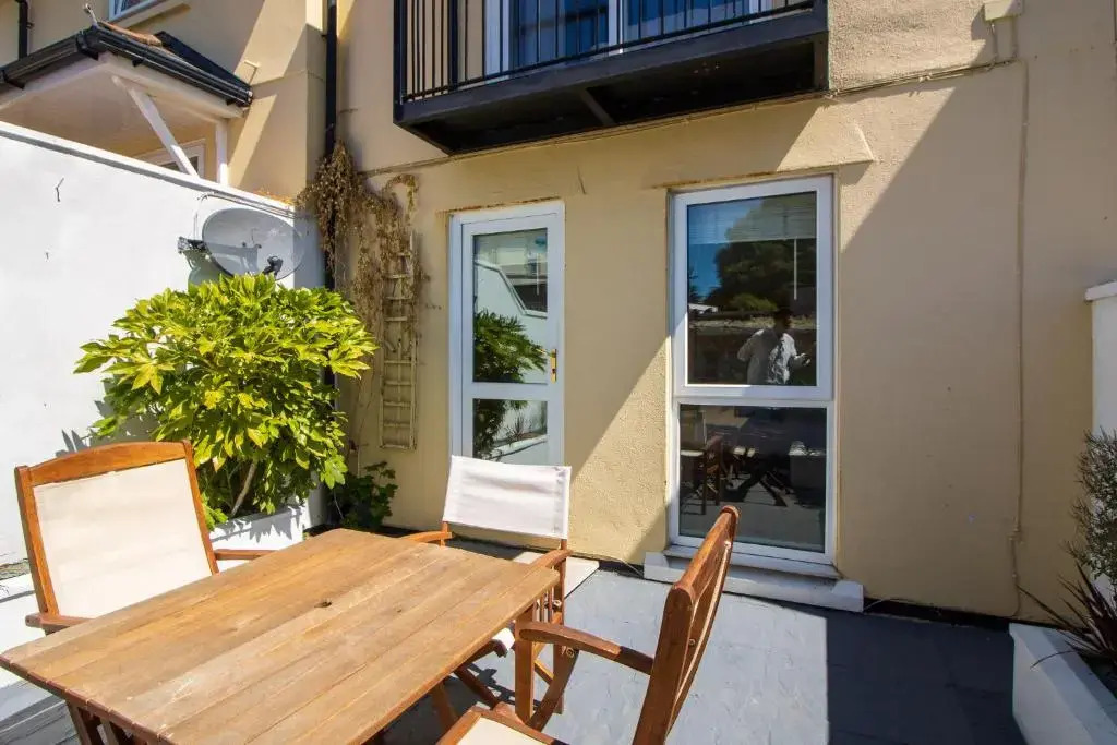 Laurels- 3-beds, Parking, Short Walk to Beach