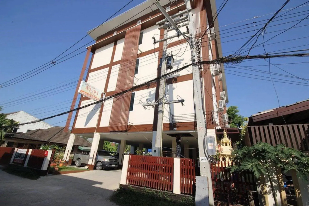 Siriwat Apartment