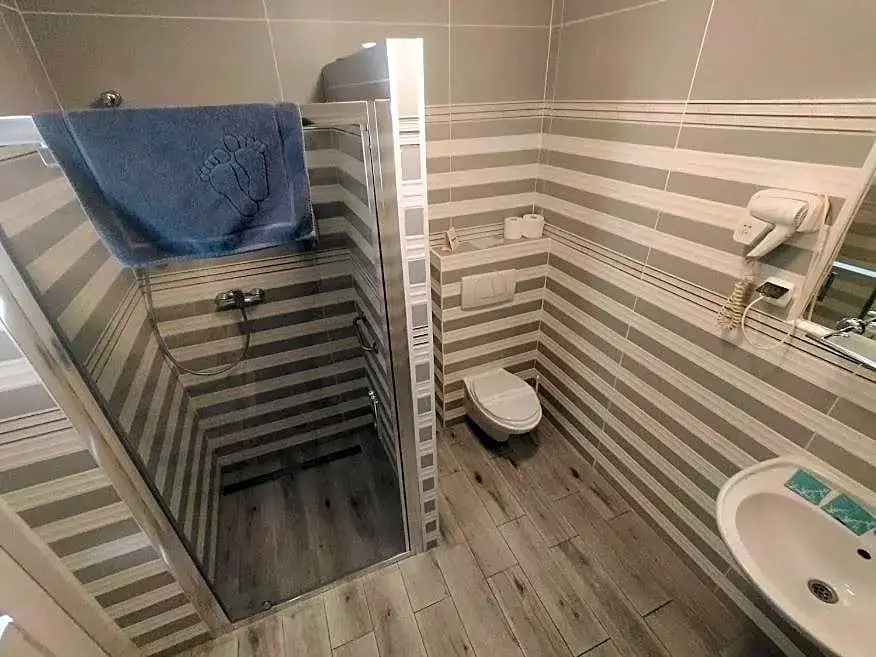 RJ Hotel